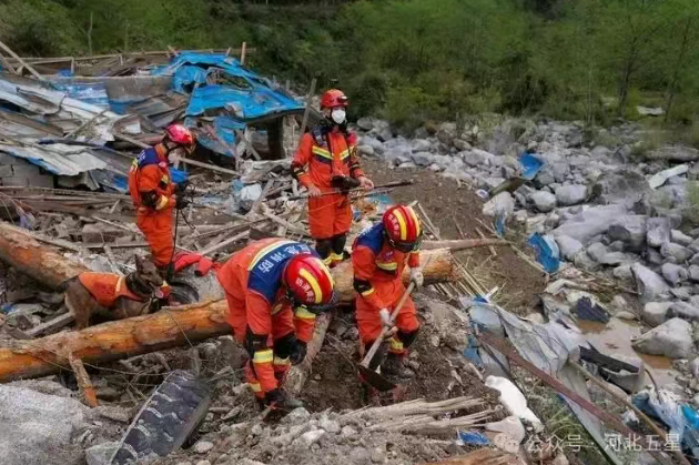 油動式大載荷長航時無人直升機——打造我國應急救援、防汛救災、森林草原消防的“新質戰斗力”!
