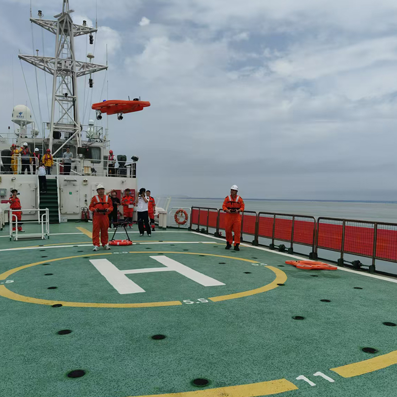 智能型遠(yuǎn)程遙控飛行救援艇